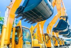 日立建機が反騰し年初来高値を更新、１Ｑ好進ちょくを好感