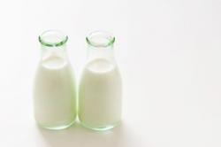 日本で起きている怪現象・・・ヨーグルトが飛ぶように売れる一方で、牛乳が余って廃棄に＝中国メディア